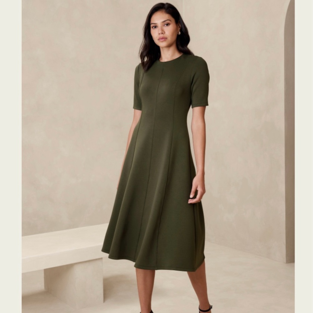 Banana Republic Seamed Knit Midi Dress - XS